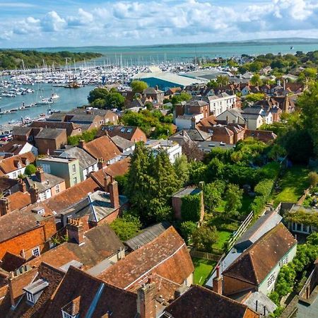 Stunning Luxury Apartment In Central Lymington Exterior foto
